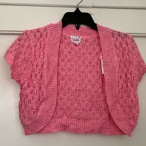 90% Acrylic, 6% Polyester, 4% other fiber